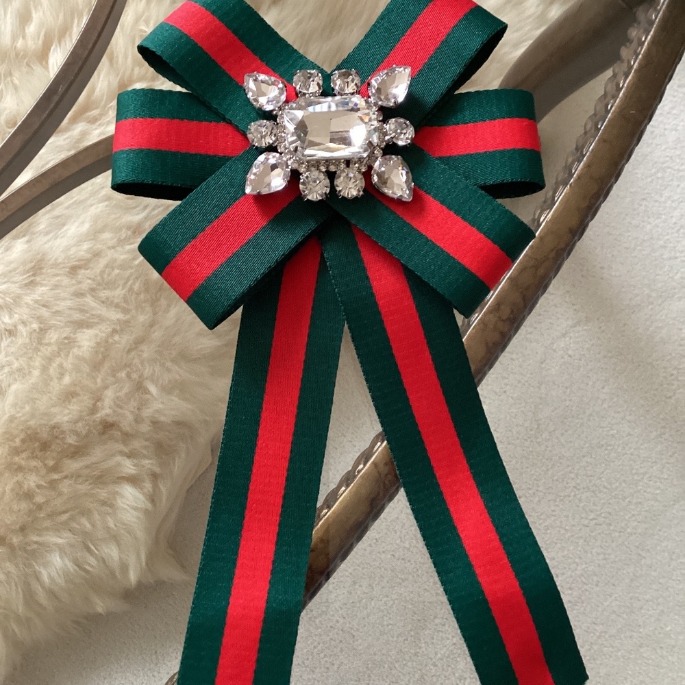 NWOT Pretty and Embellished with Crystal Pin or Clip